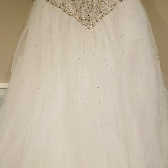 Wedding Dress - Size 4 - Picture 6 of 7